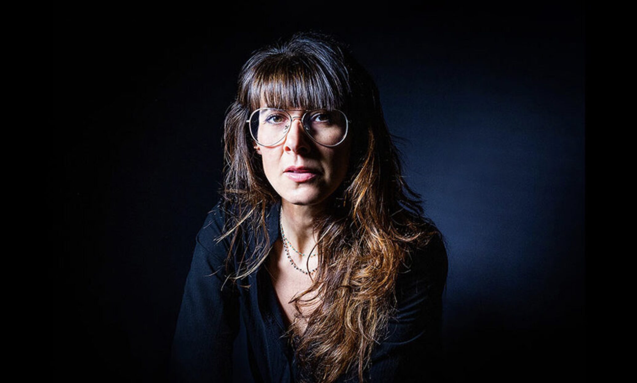 Il flash demistificatorio tra palco e intimitàIl flash demistificatorio tra palco e intimità